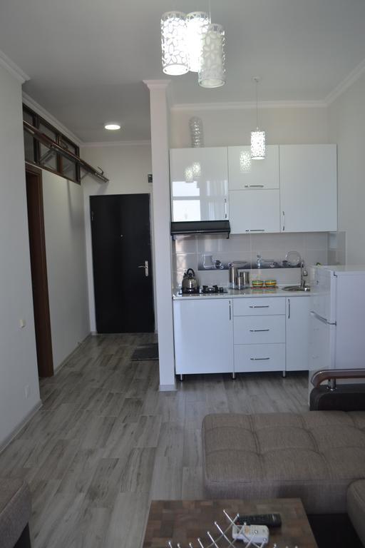 Apartment Mzika Batumi Exterior photo