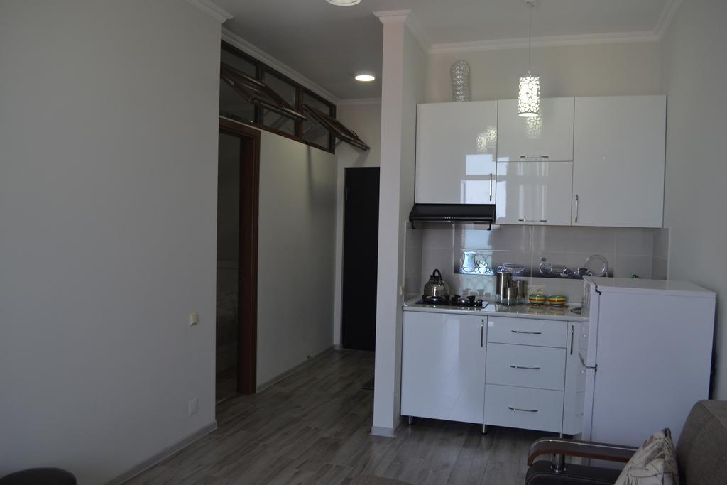 Apartment Mzika Batumi Exterior photo
