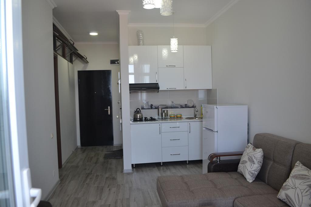 Apartment Mzika Batumi Exterior photo